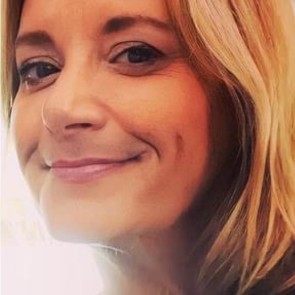 Meet your Posher, Bridget - Picture 2 of 2